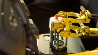 Ford залучає водіїв-роботів до тест-драйву
